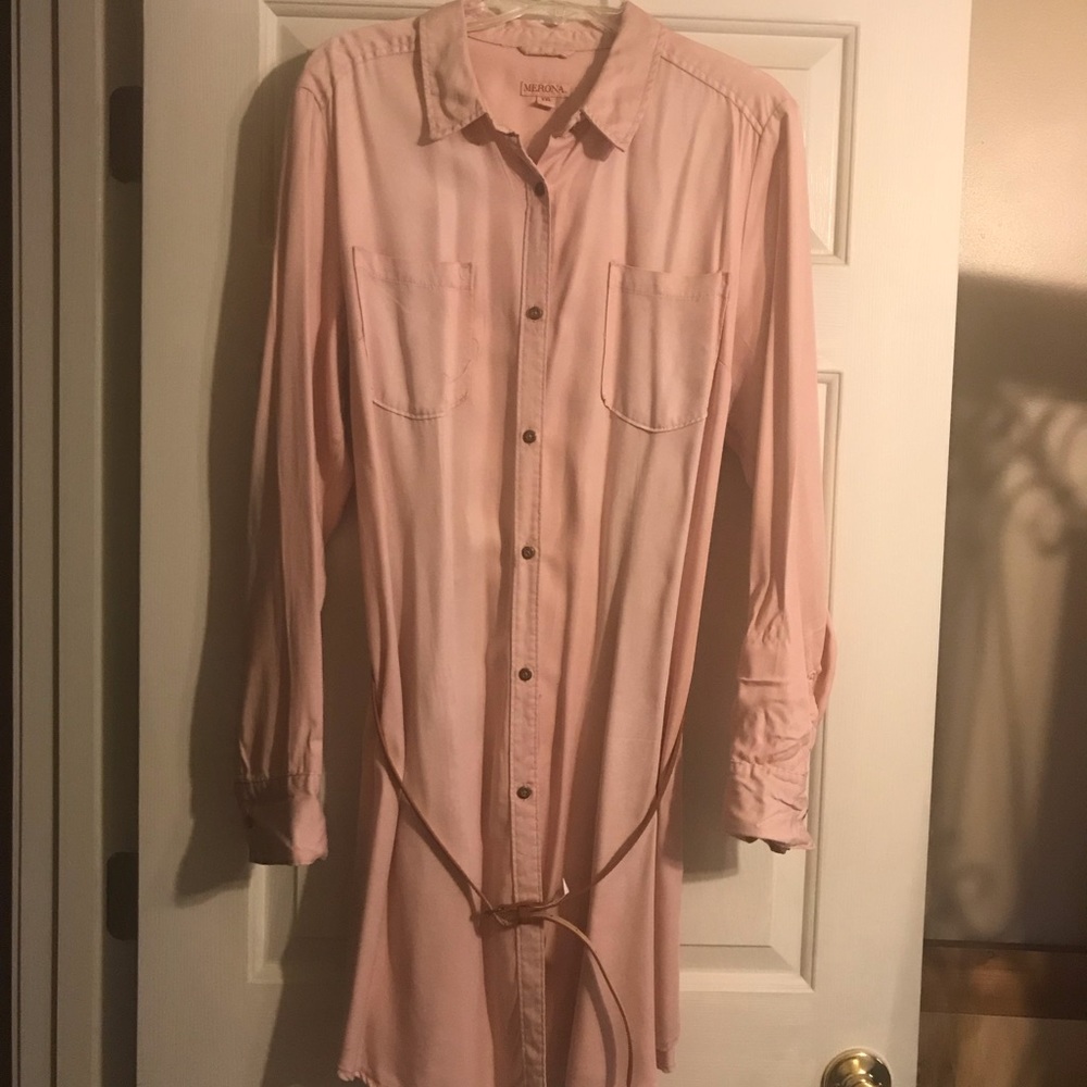 Shirt dress with belt